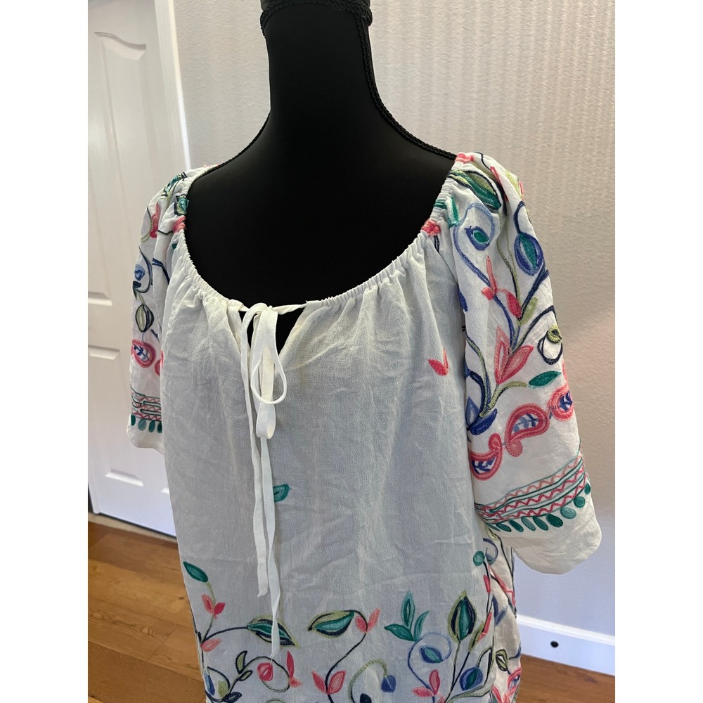Kindred 1X White Embroidered Boho Peasant Blouse Floral Puff Sleeve Tie Top